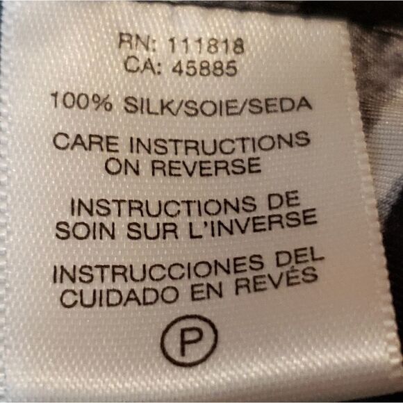 🔹️Michael Kors Black & White Print Silk Skirt w/Pockets Size 2 - Picture 8 of 9